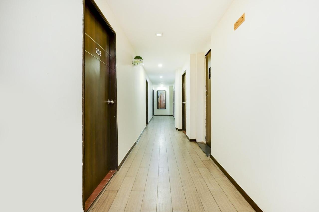 Oyo Hotel Dash Vadodara Luaran gambar