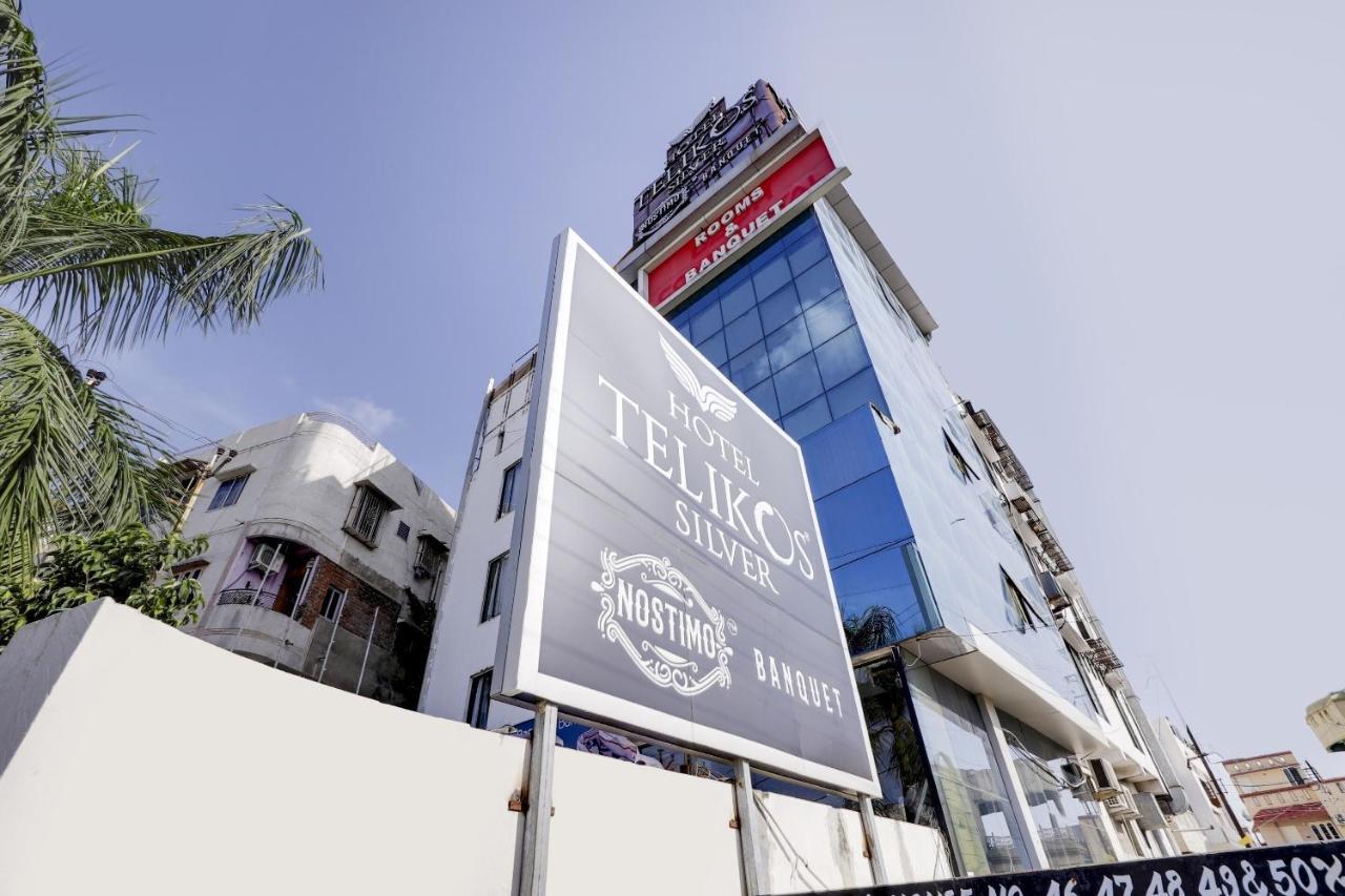 Oyo Hotel Dash Vadodara Luaran gambar