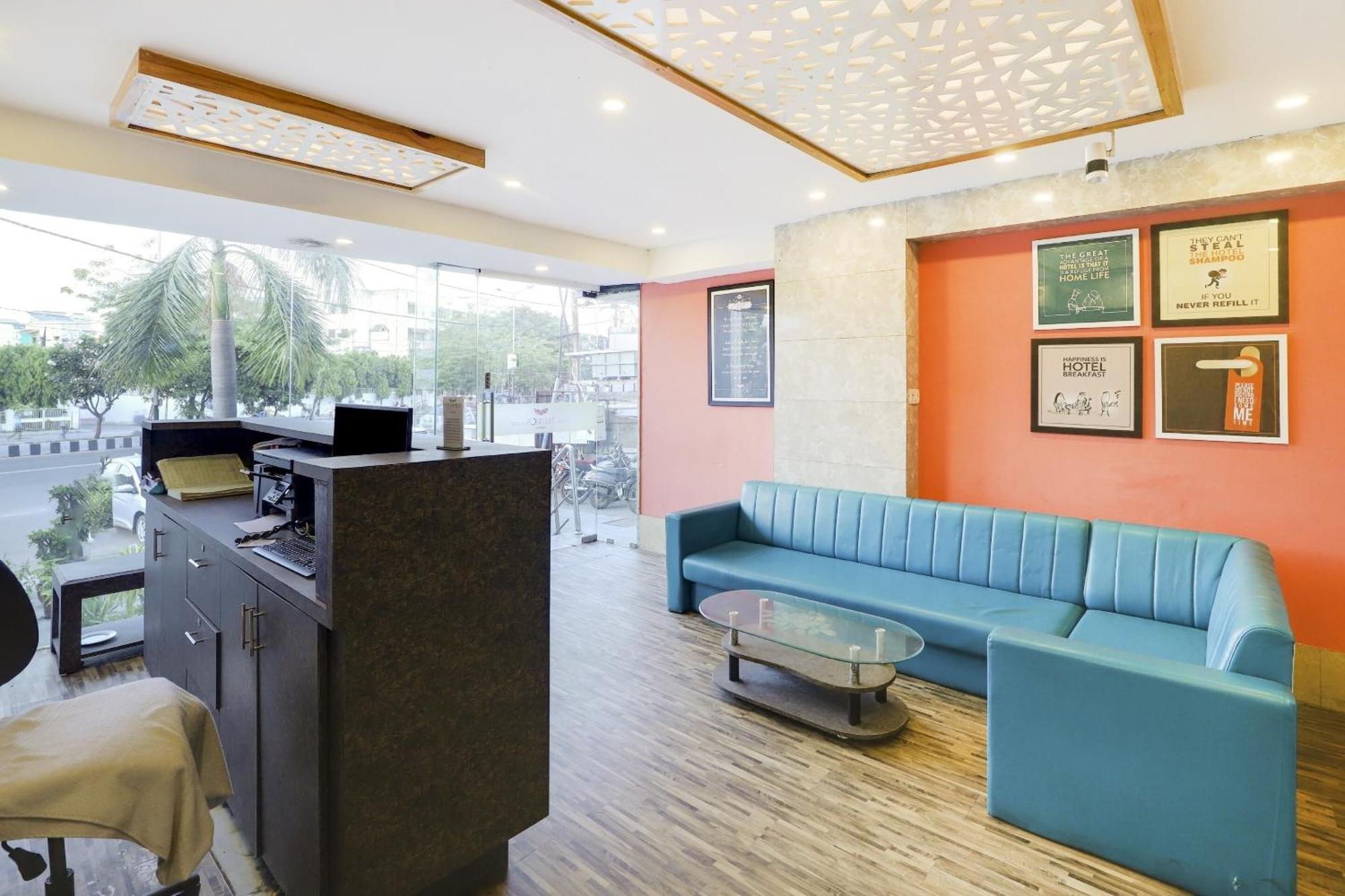 Oyo Hotel Dash Vadodara Luaran gambar