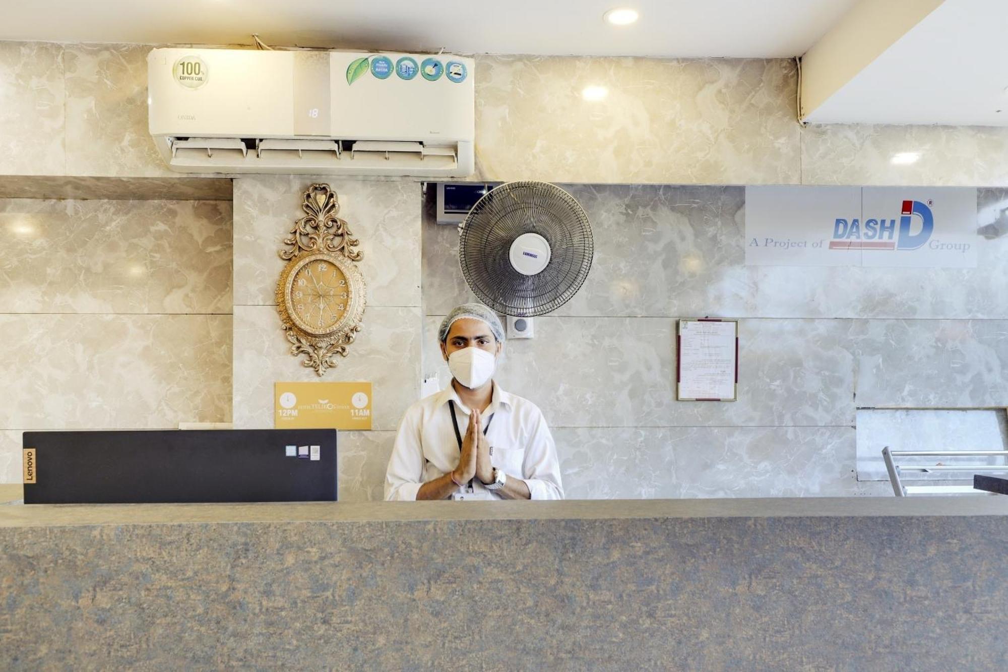 Oyo Hotel Dash Vadodara Luaran gambar